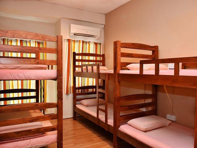 Harbourside Backpackers Vandrarhem Sandakan Exteriör bild