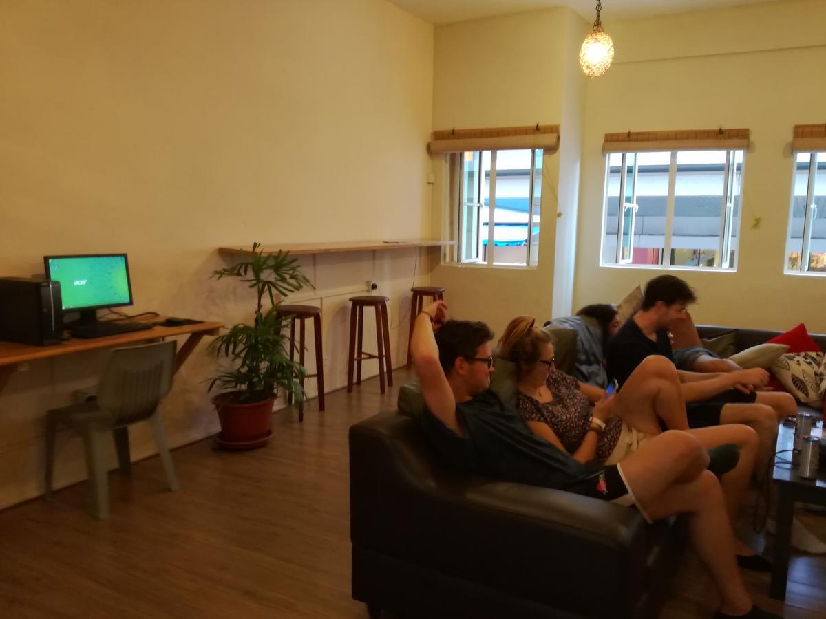 Harbourside Backpackers Vandrarhem Sandakan Exteriör bild